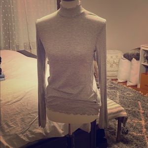 Gap gray striped turtleneck T-shirt